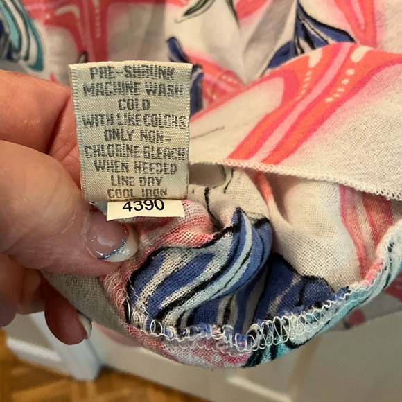 Sleeveless resort wear  dress - Picture 5 of 6